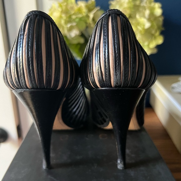 Vintage Gucci Pumps - Picture 6 of 7